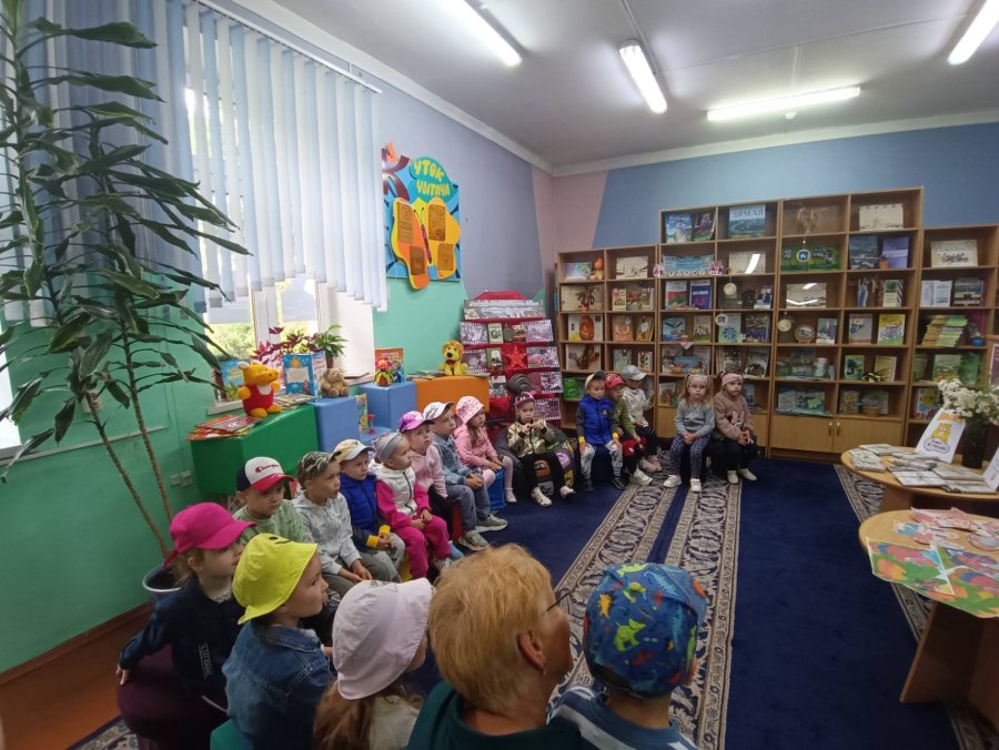 Лето 2024. Экскурсия в библиотеку